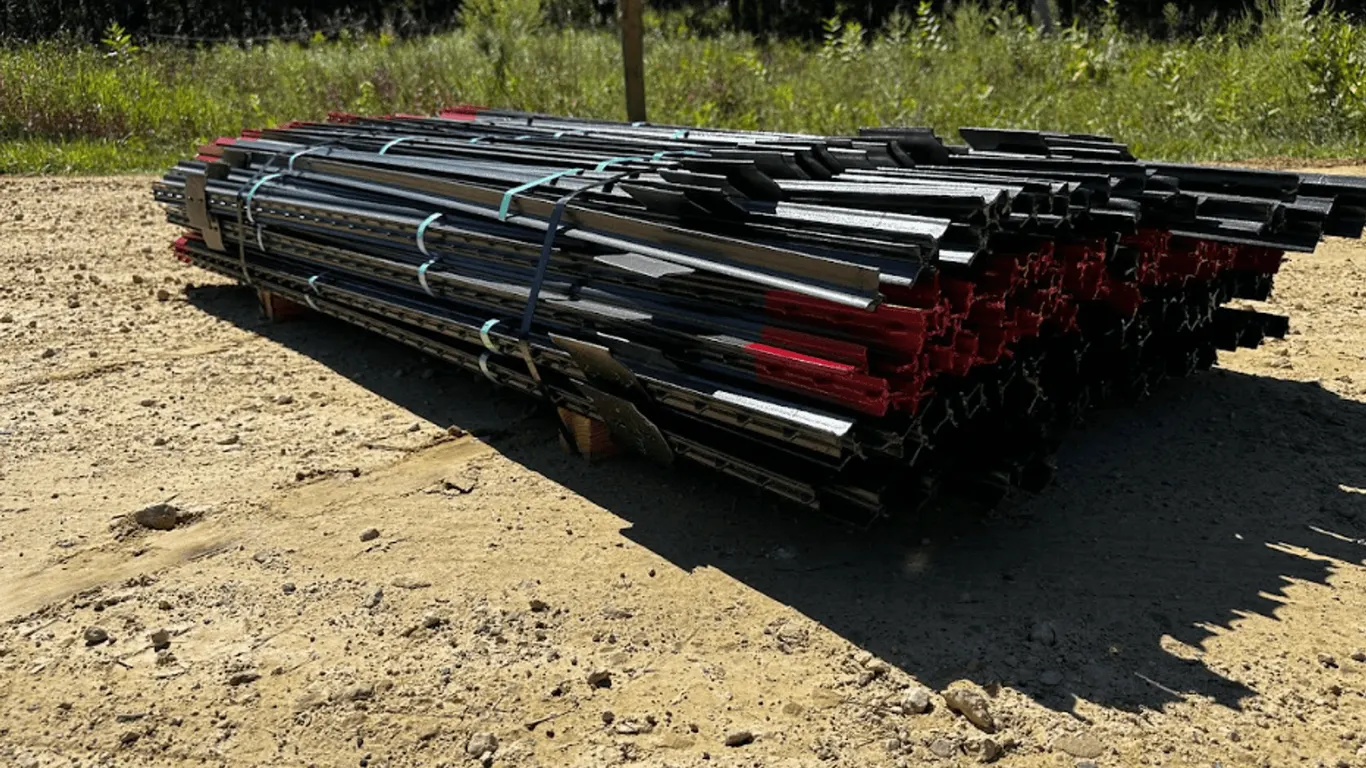 (200) 6-1/2' T-posts