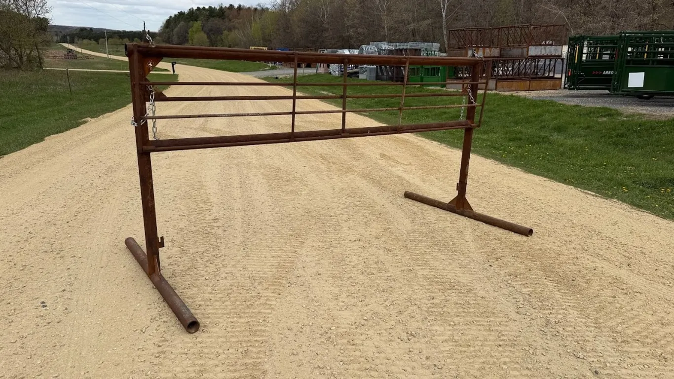 12' Super Duty Freestanding Flip Up Creep Panel