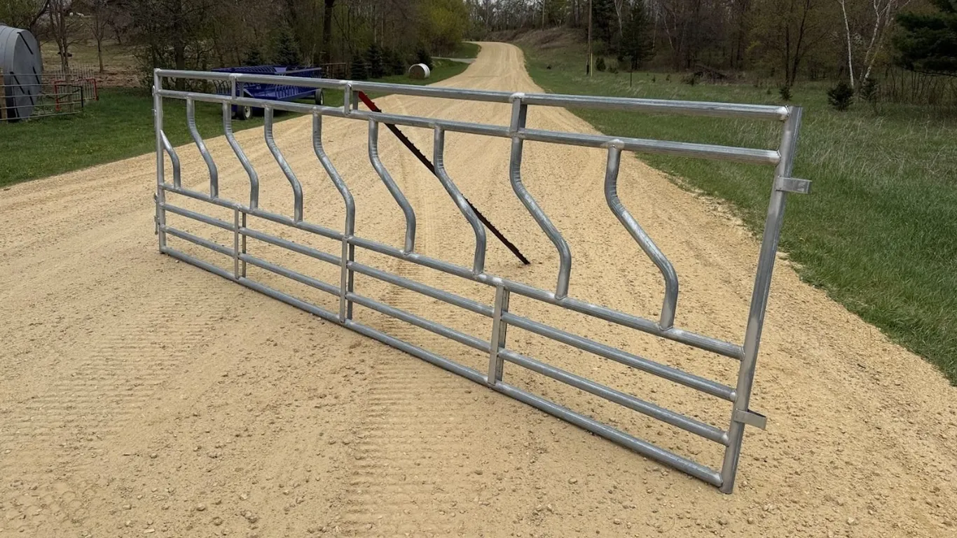 14' Medium Duty Feeder Panel