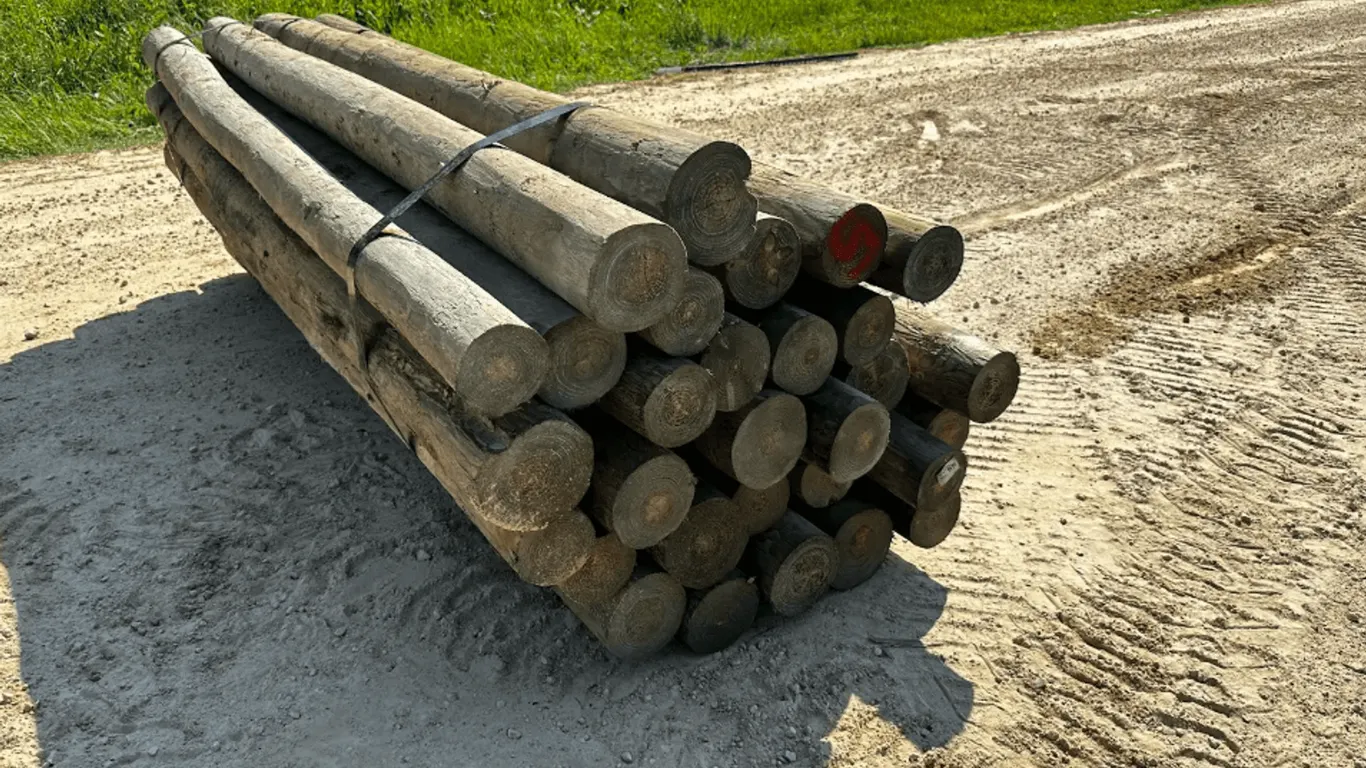 (30) 5''x 8' Red Pine Wood Post