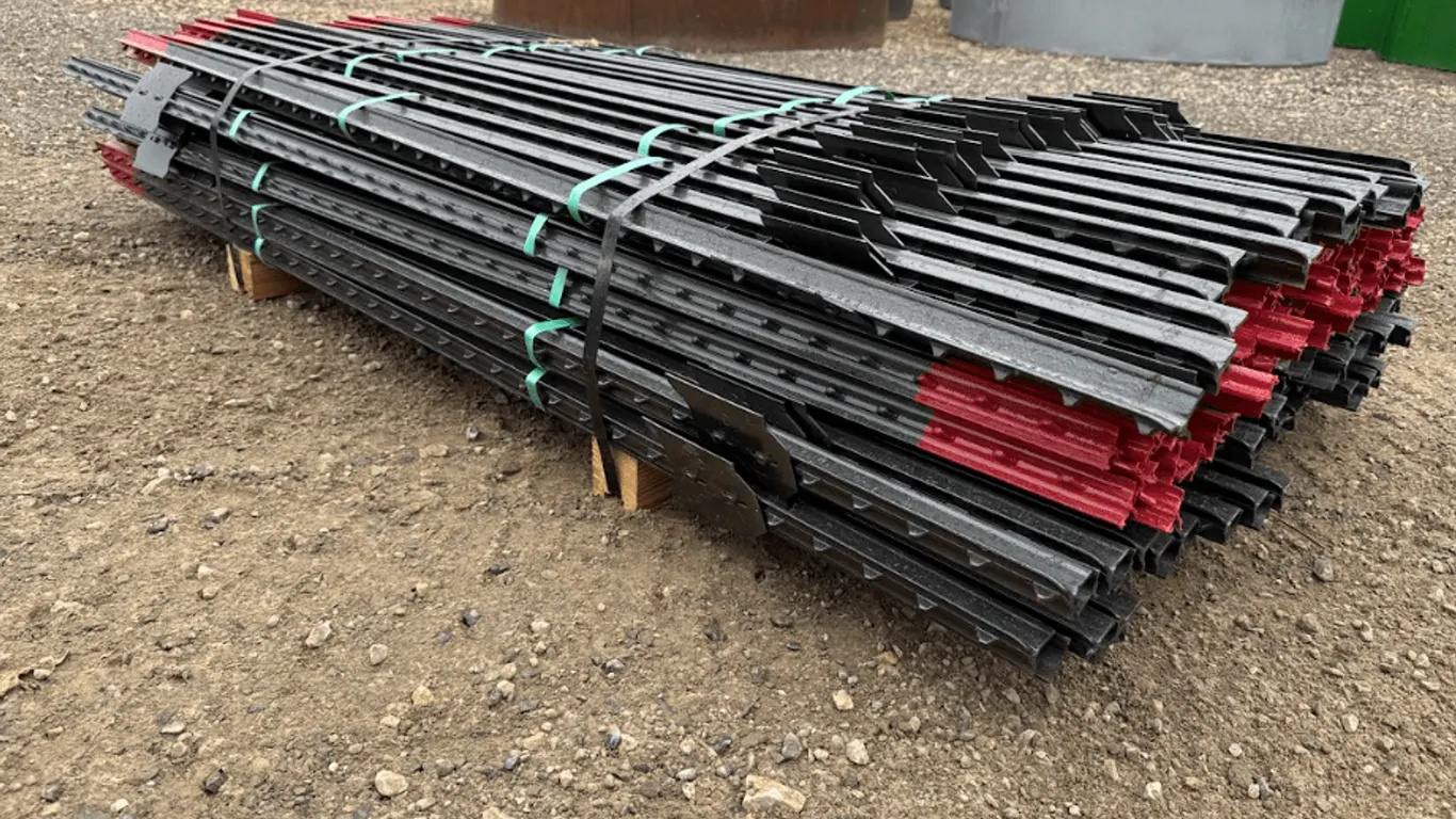 (100) 6' T-posts