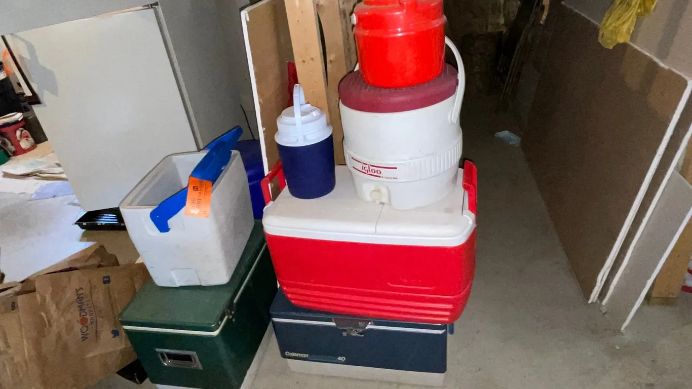 (8) Coolers