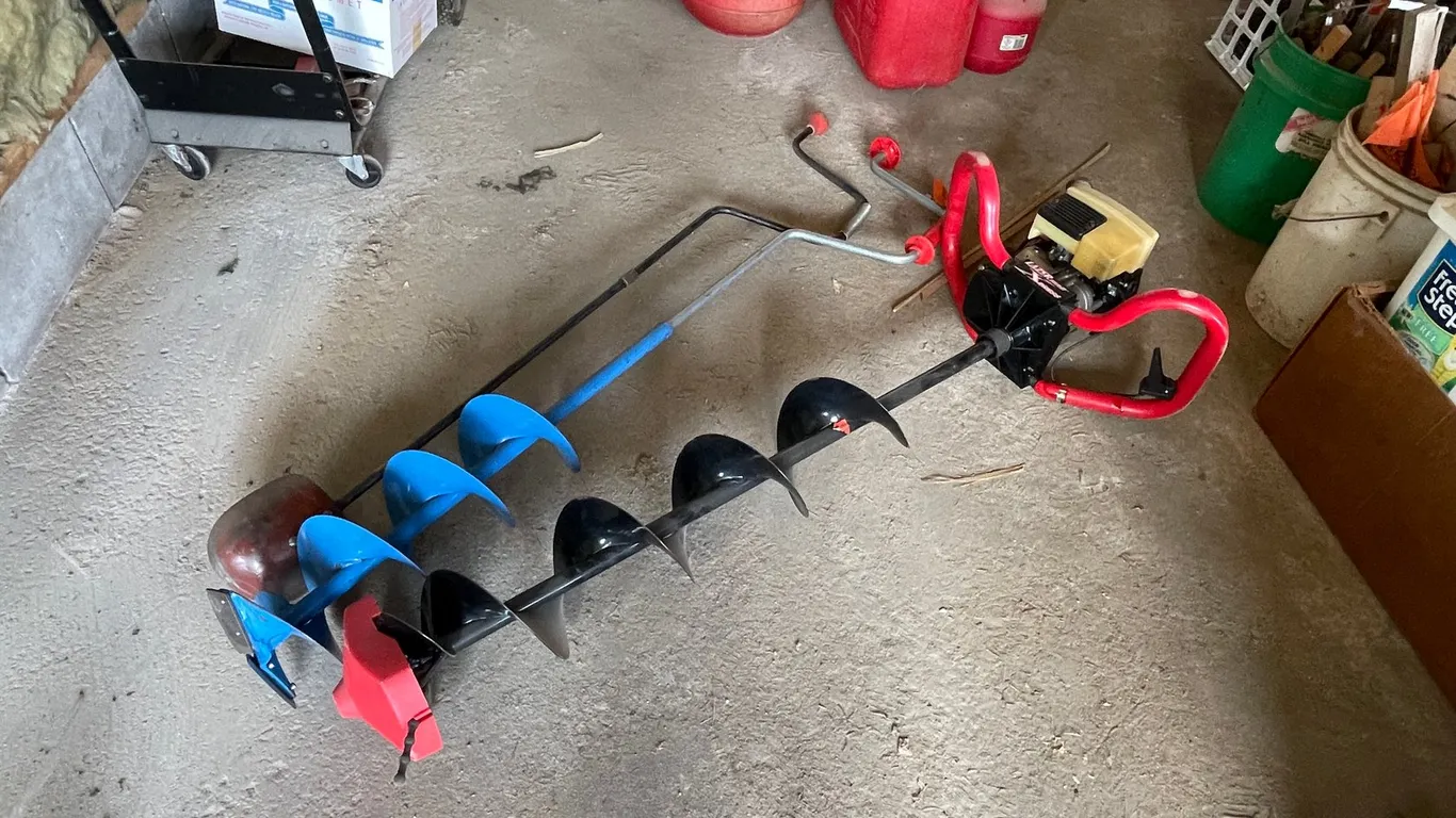 Strike Master Ice Auger