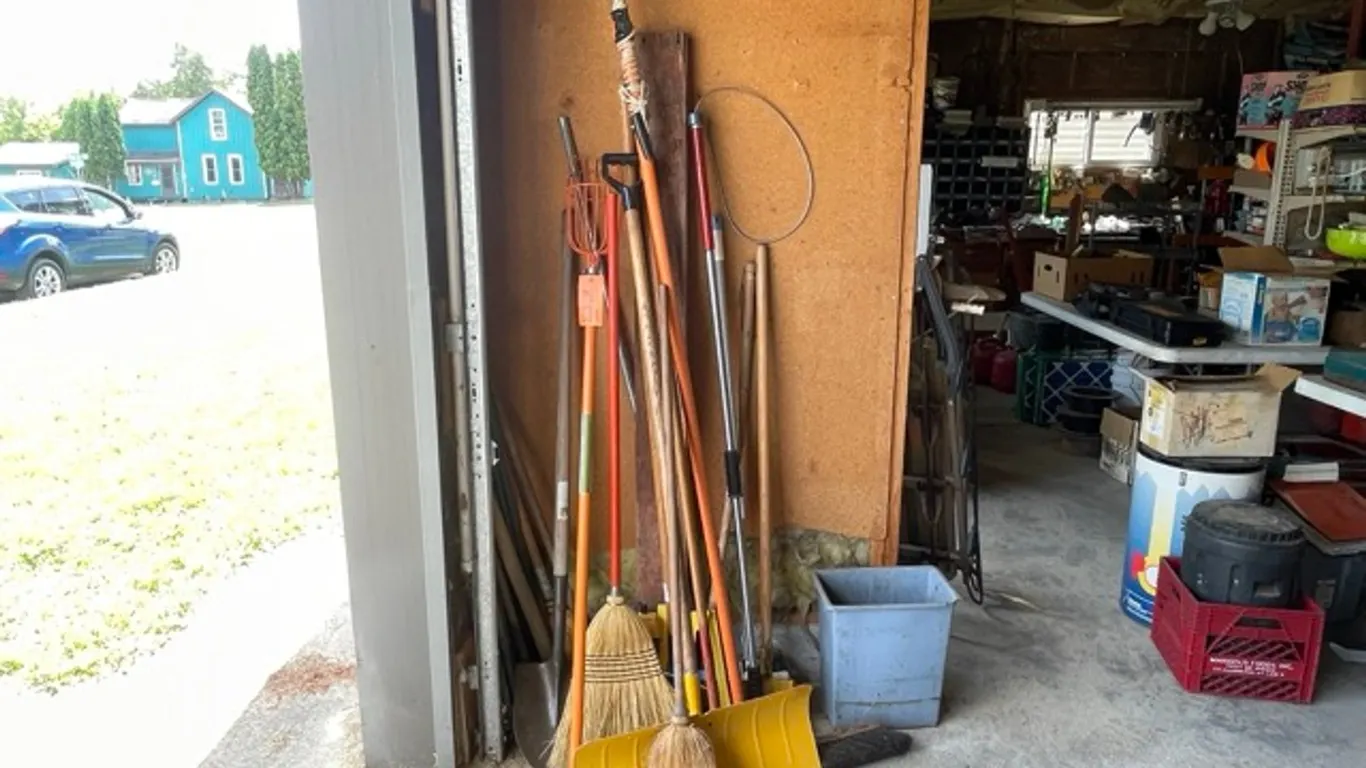 Yard Hand Tools