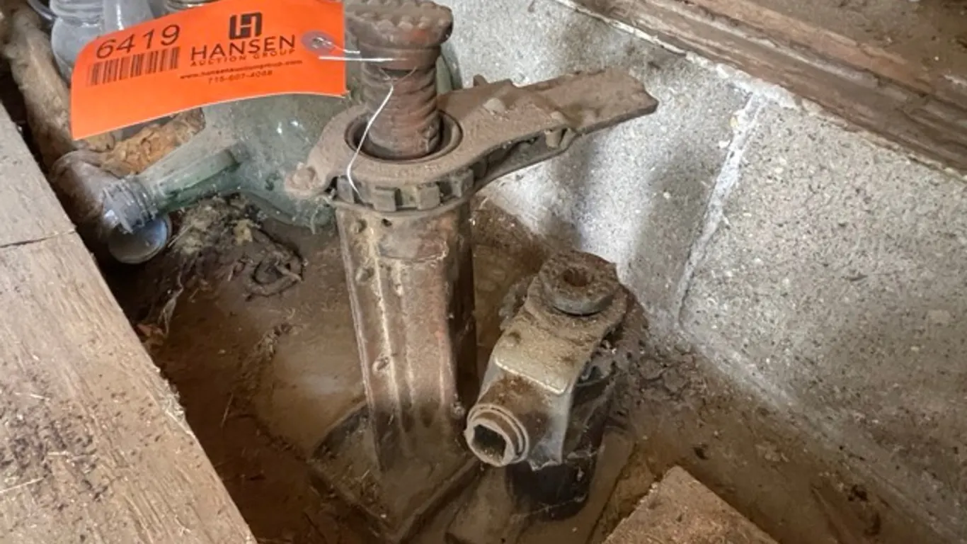 (2) Vintage Jacks