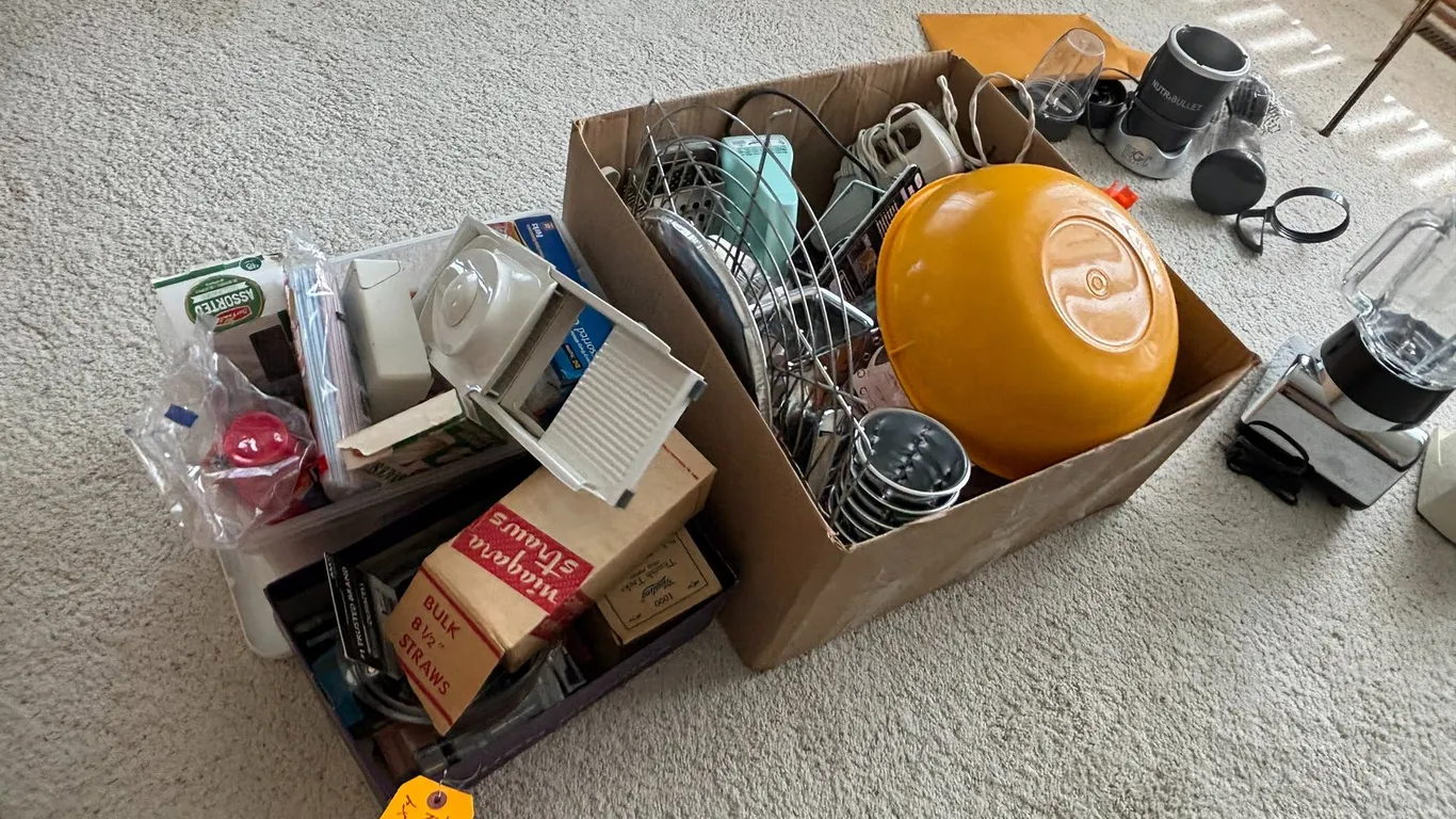 West Bend Popcorn Popper, Healthy Gourmet Cutting System, and Oster Electric Knife