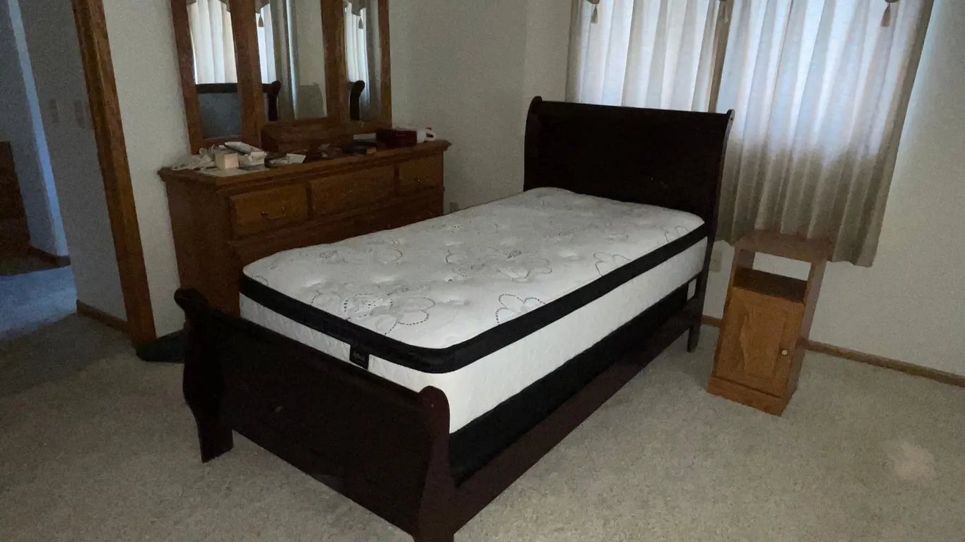 (4) Piece Bedroom Set