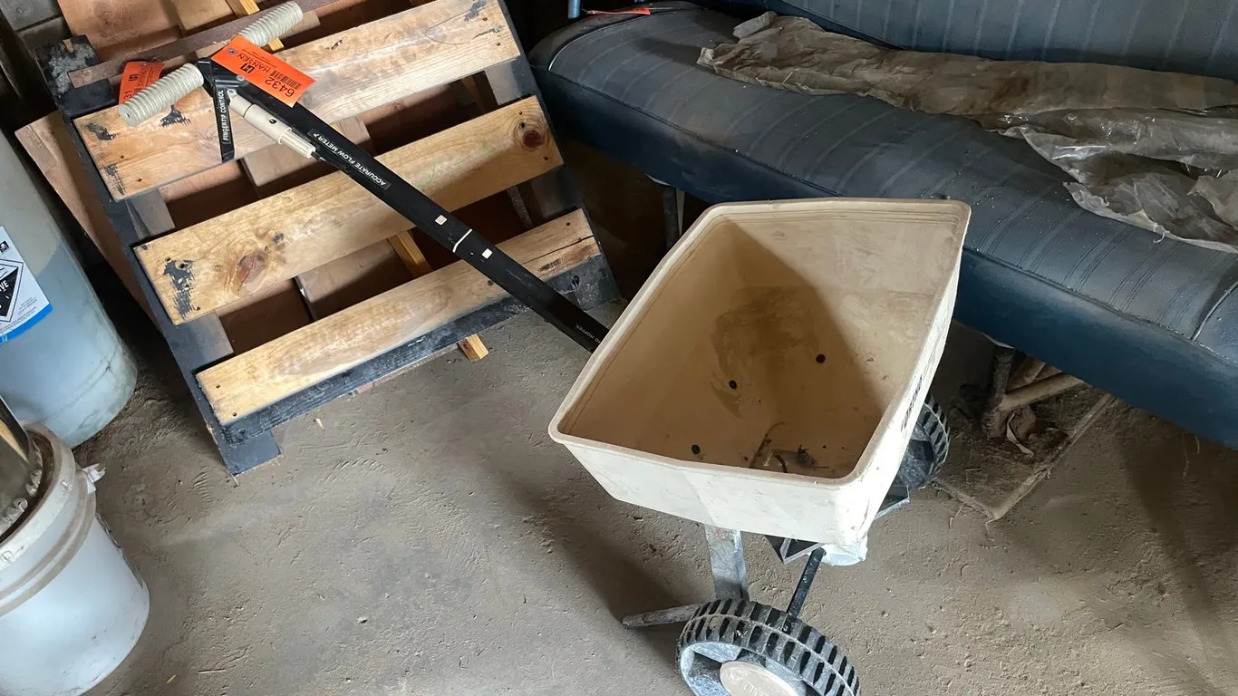 Ortho Rust Proof Seeder