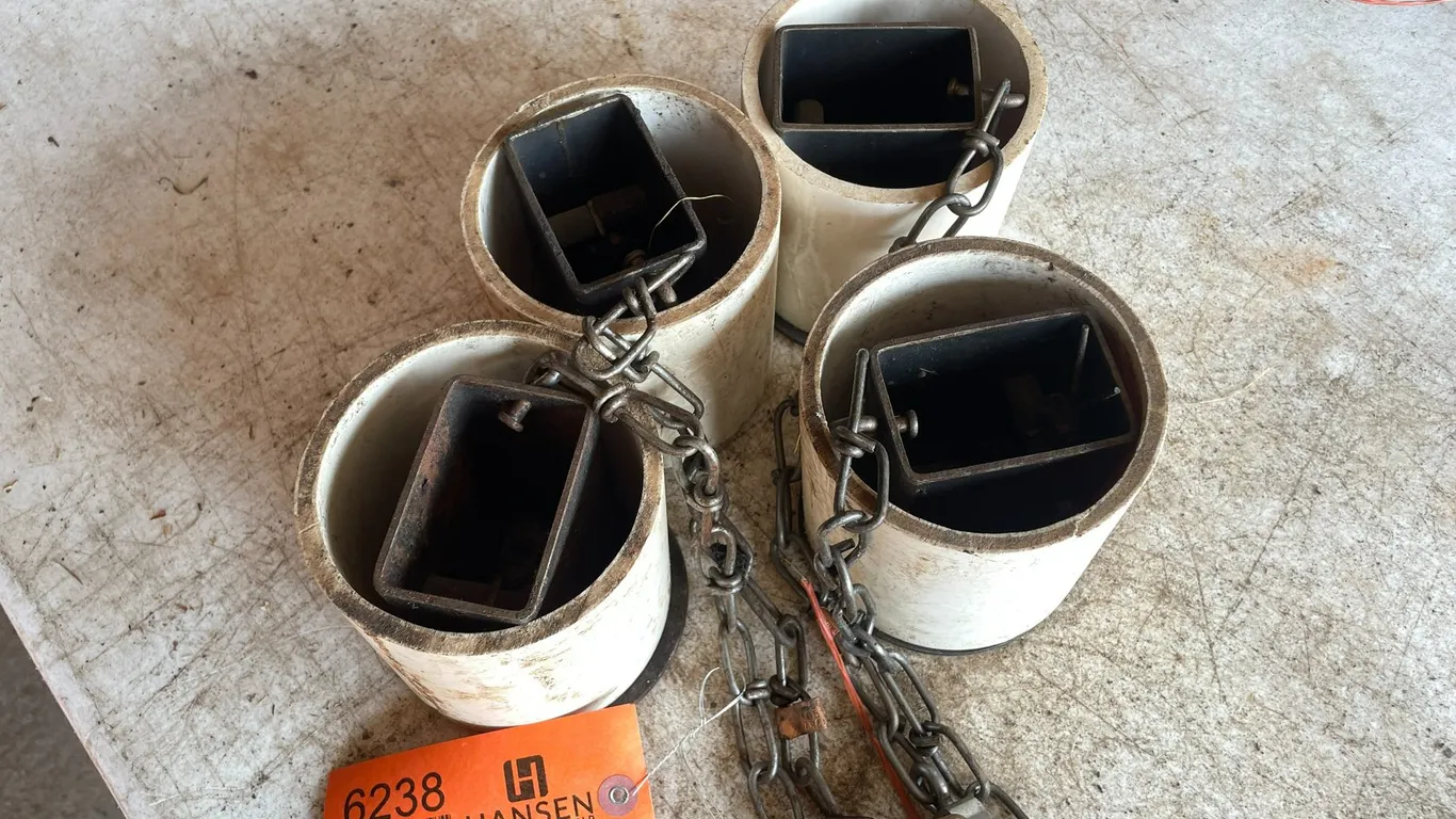 (4) Coon Cuff Traps