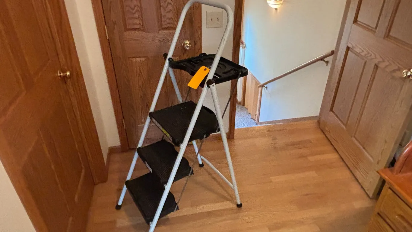 Stapleton 3 Step Foot Ladder