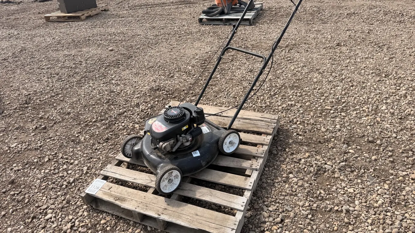 Yard Machines 20" Push Mower (Non-Running)