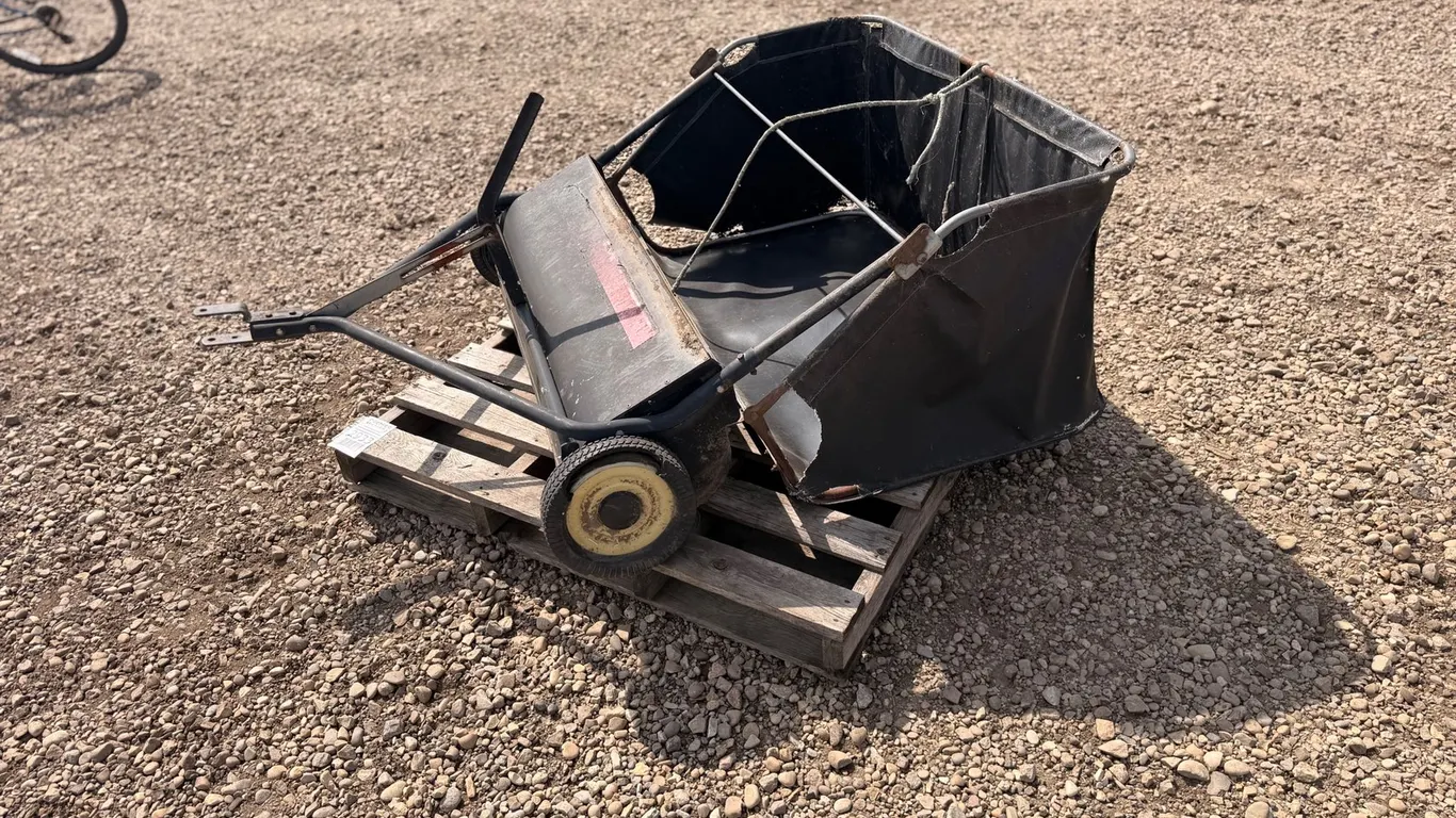 42" Lawn Sweep