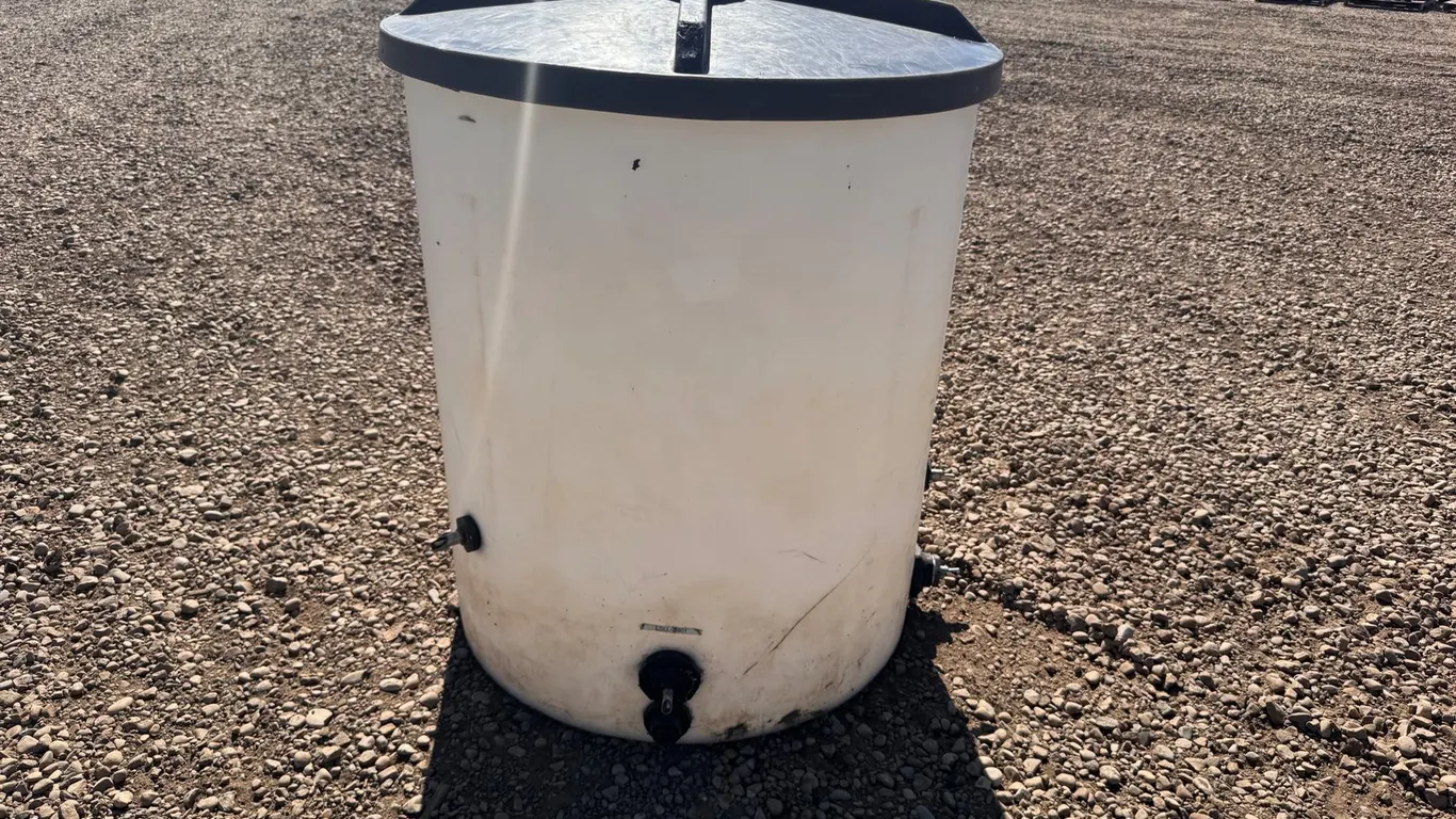 Vertical Liquid Storage Container