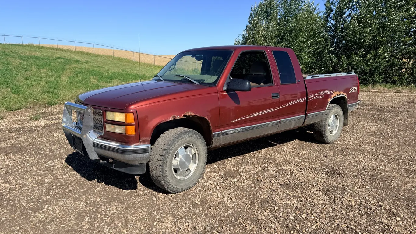 1998 GMC Sierra 4x4 Extended Cab Pick-up Truck