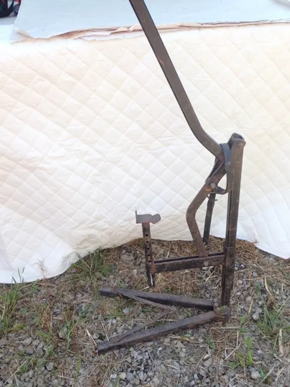 Manual Snowmobile Lift/Jack