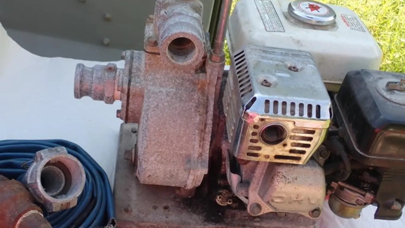 Gas Powered Water Pump with Hose