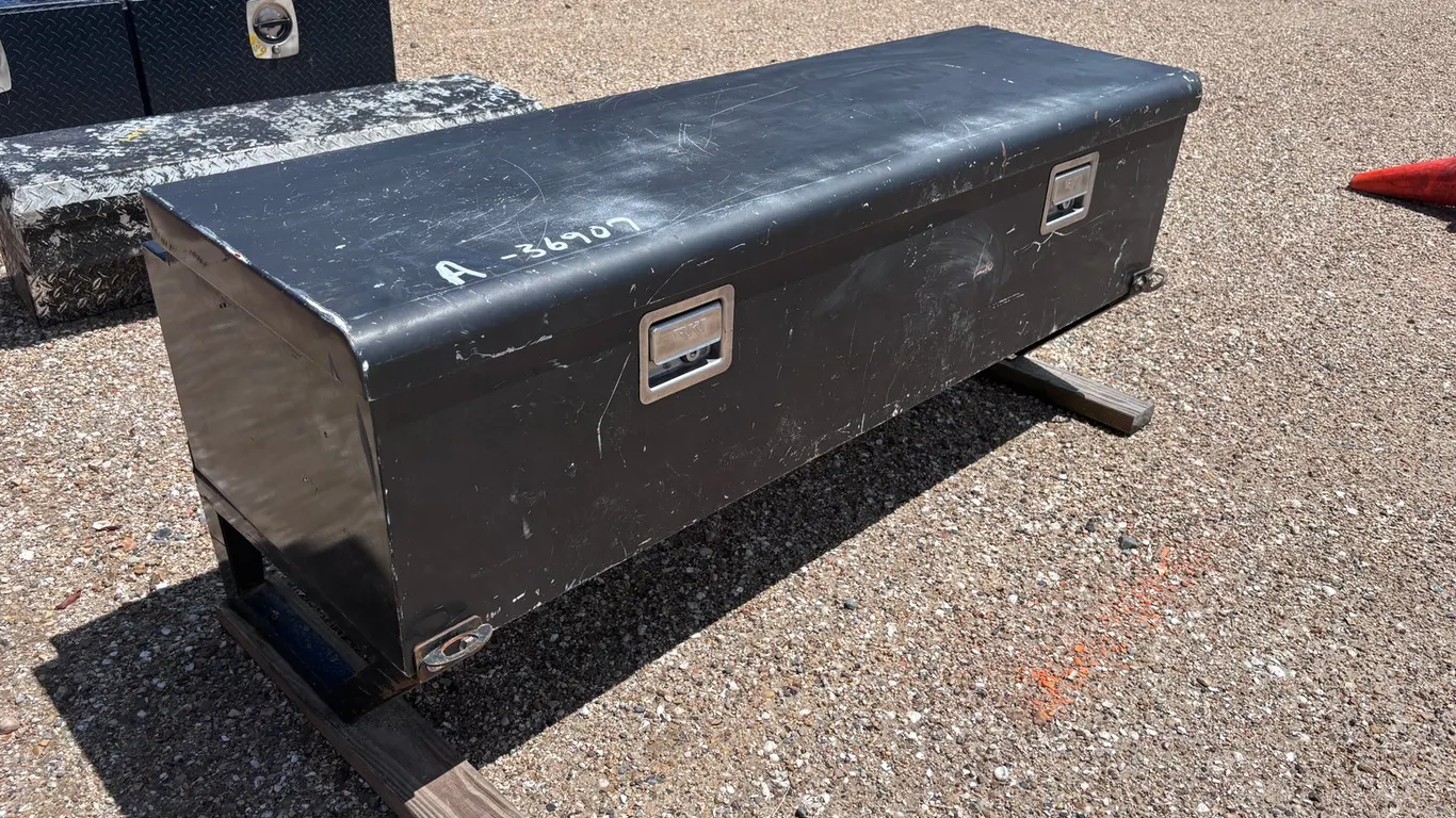 STEEL SINGLE LID CHEST STYLE TRUCK BOX, RKI 61IN L X 30IN W X 24IN H,