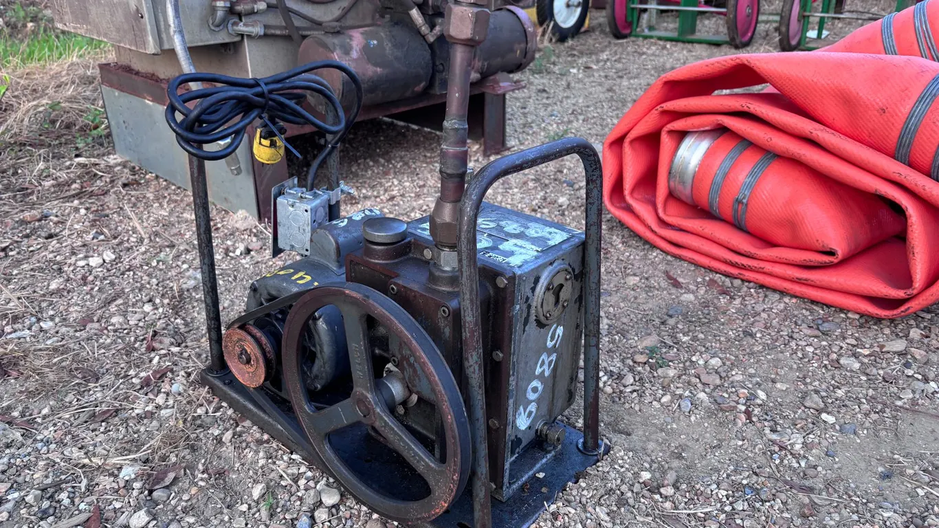 VACUUM PUMP