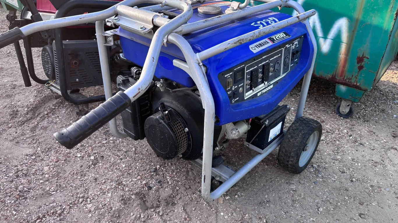 YAMAHA 7200 GENERATOR