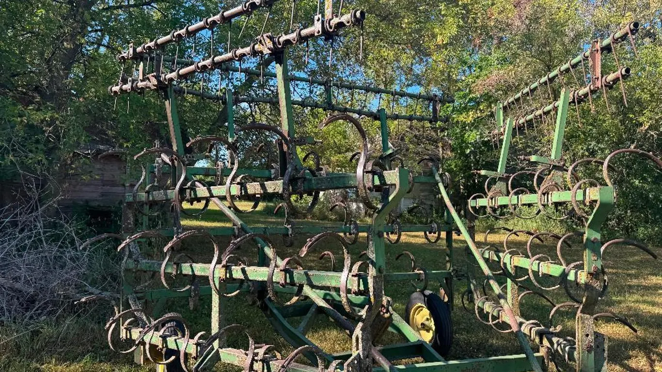 John Deere Coil Tine Digger