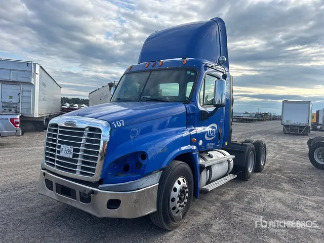 2011 Freightliner Cascadia 125 6x4 T/A Day Cab Truck Tractor (Inoperable)