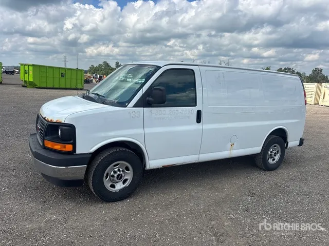 2017 GMC Savana 2500 Cargo Van