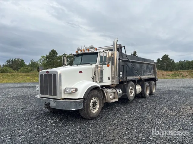 2016 Peterbilt 367 6x4 Tri/A Dump Truck