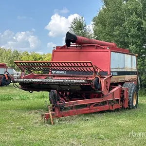 1985 Versatile Transaxial 2000 Pull-Type Combine Harvester (Inoperable)