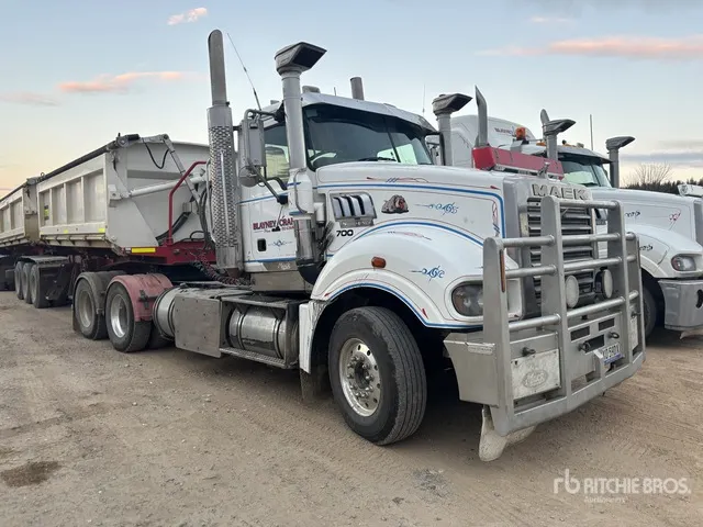 2014 Mack CLXT Super-Liner 6x4 T/A Day Cab Truck Tractor