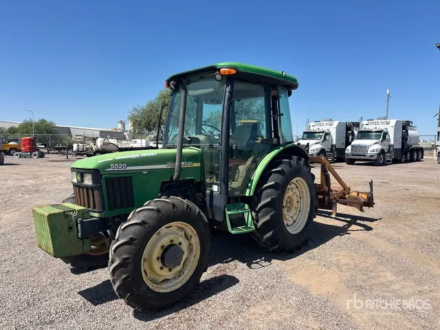 2002 John Deere 5520 4WD Tractor