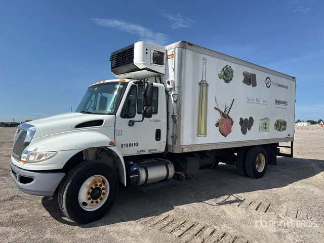 2014 International 4300 4x2 Refrigerated Truck