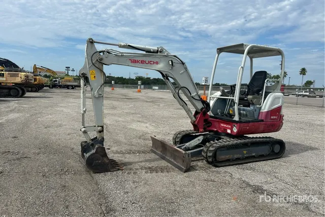 2020 Takeuchi TB235-2 Mini Excavator