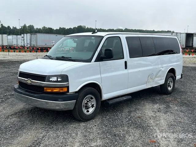 2018 Chevrolet Express 3500 8 Passenger Van