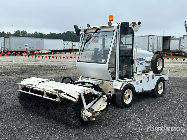 2020 Roadtec FB-100E Self-Propelled Broom