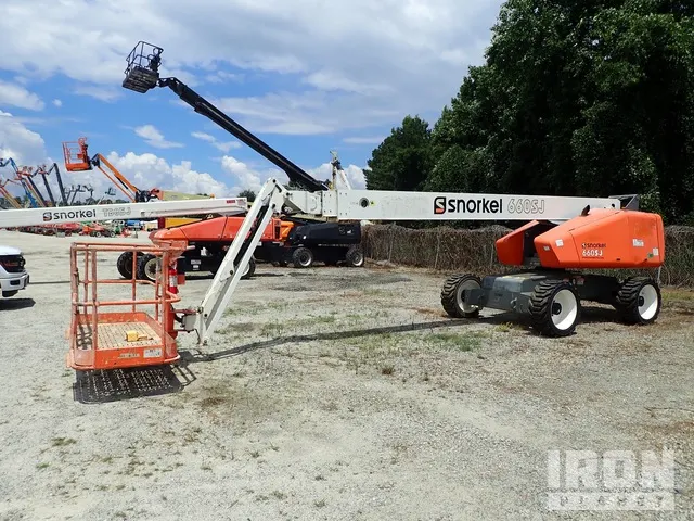 2017 Snorkel 660SJ 4WD Diesel Telescopic Boom Lift
