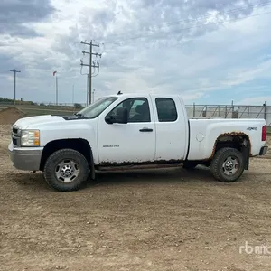 2011 Chevrolet Silverado 2500 4x4 Crew Cab Pickup