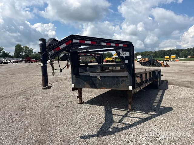 2014 PJ 14000 lb 24 ft T/A Gooseneck Equipment Trailer