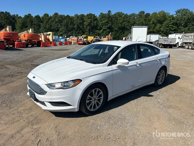 2017 Ford Fusion SE Automobile