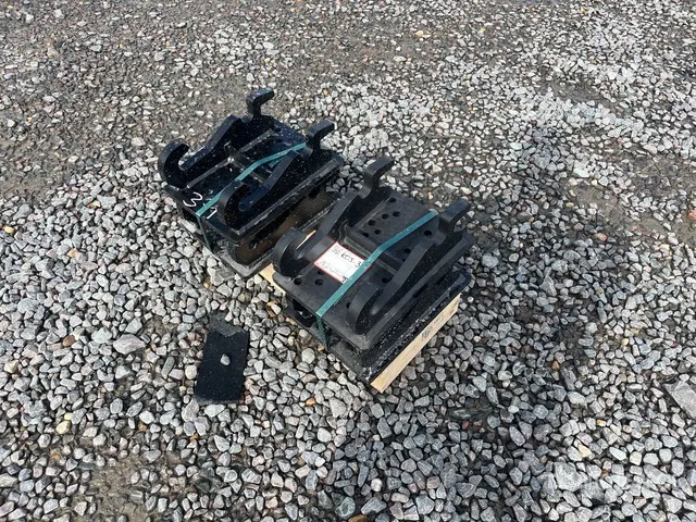 Quantity of (4) Haener CW05 Adapter Plate (Unused)