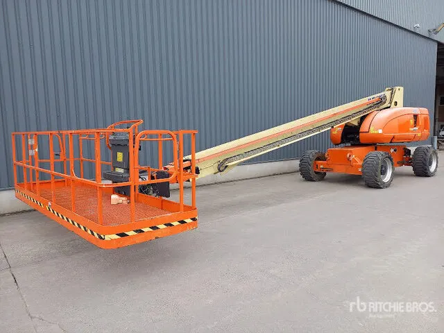 2015 JLG 680S 4WD Diesel Telescopic Boom Lift