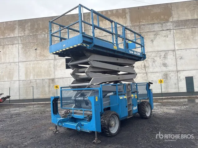 2014 Genie GS-5390 4x4 Diesel Scissor Lift