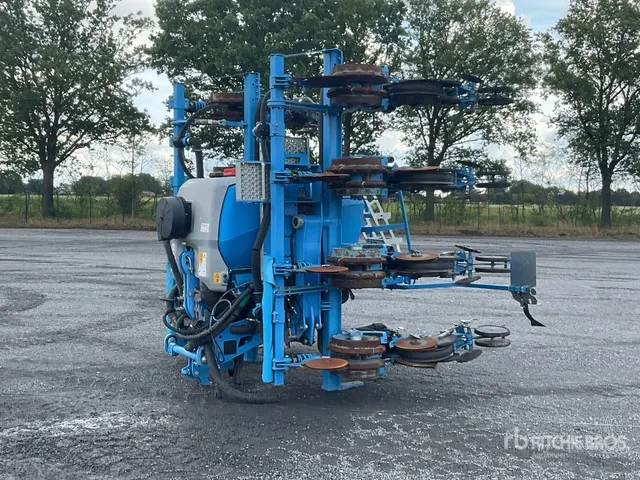 2019 Lemken Azurit 9KD 6 m 3-Point Combination Seed Drill