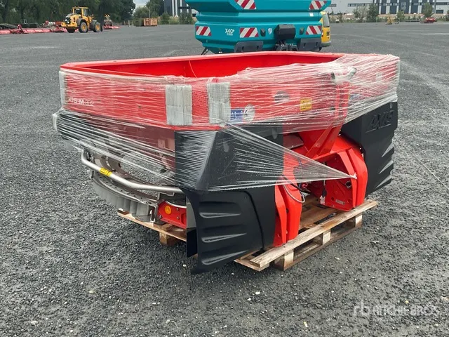 2024 Rauch Axis M 30.2 EMC 1400 L Fertilizer Spreader (Unused)