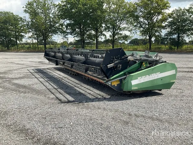 2012 Fendt Powerflow 9200 mm Combine Header