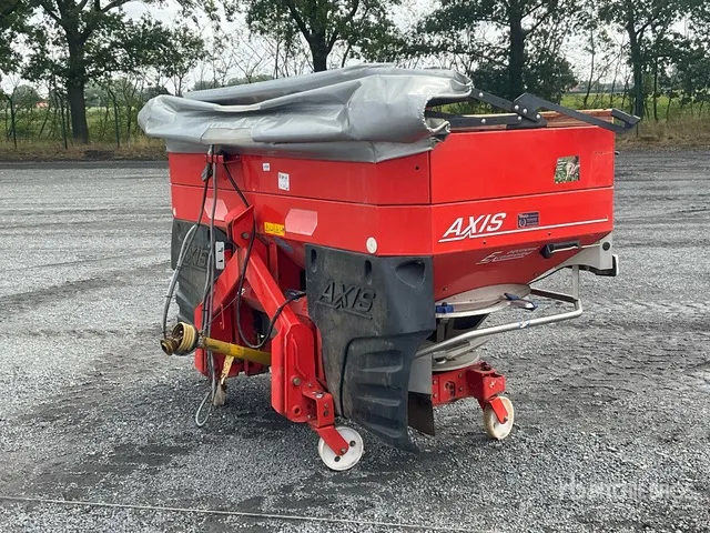 2010 Rauch Axis 30.1 3000 L Fertilizer Spreader