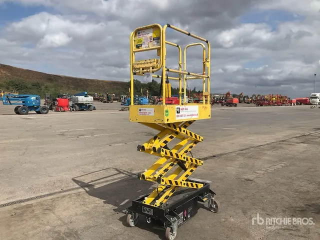 2019 Boss X3X Electric Scissor Lift