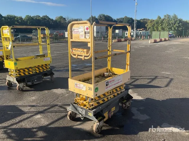 2019 Boss X3X Electric Scissor Lift (Inoperable)