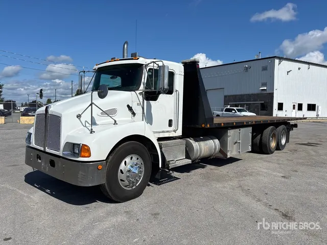 2005 Kenworth T300 6x4 Rollback Truck