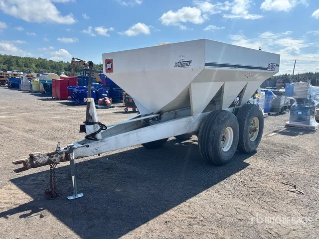 Willmar 600 Tow-Behind Fertilizer Cart