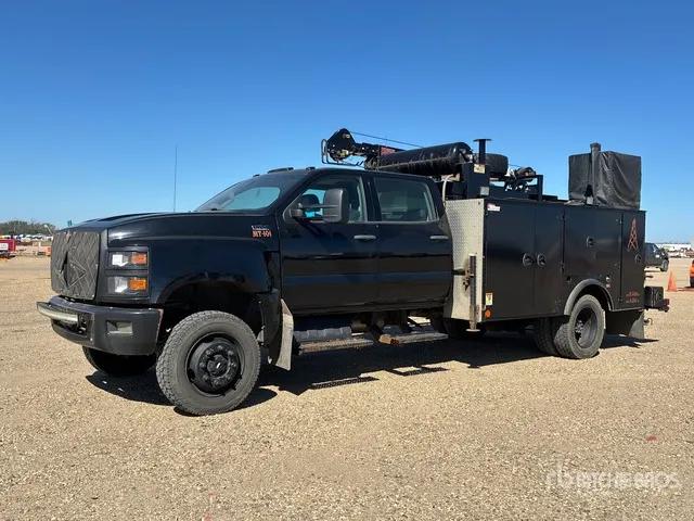 2019 International CV515 4x4 Crew Cab Service Truck